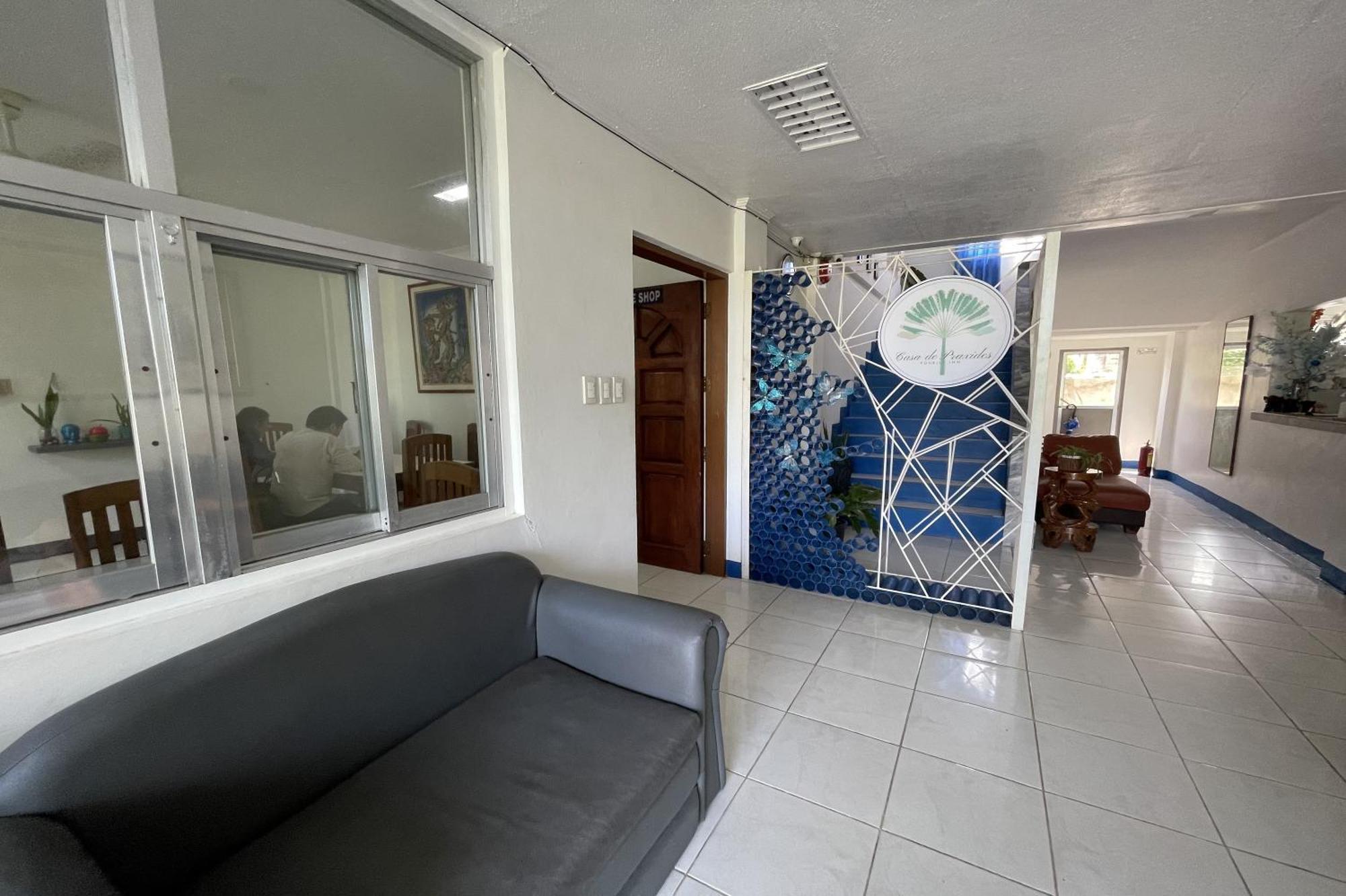 Casa De Praxides Tourist Inn Palawan Пуэрто-Принцеса Экстерьер фото