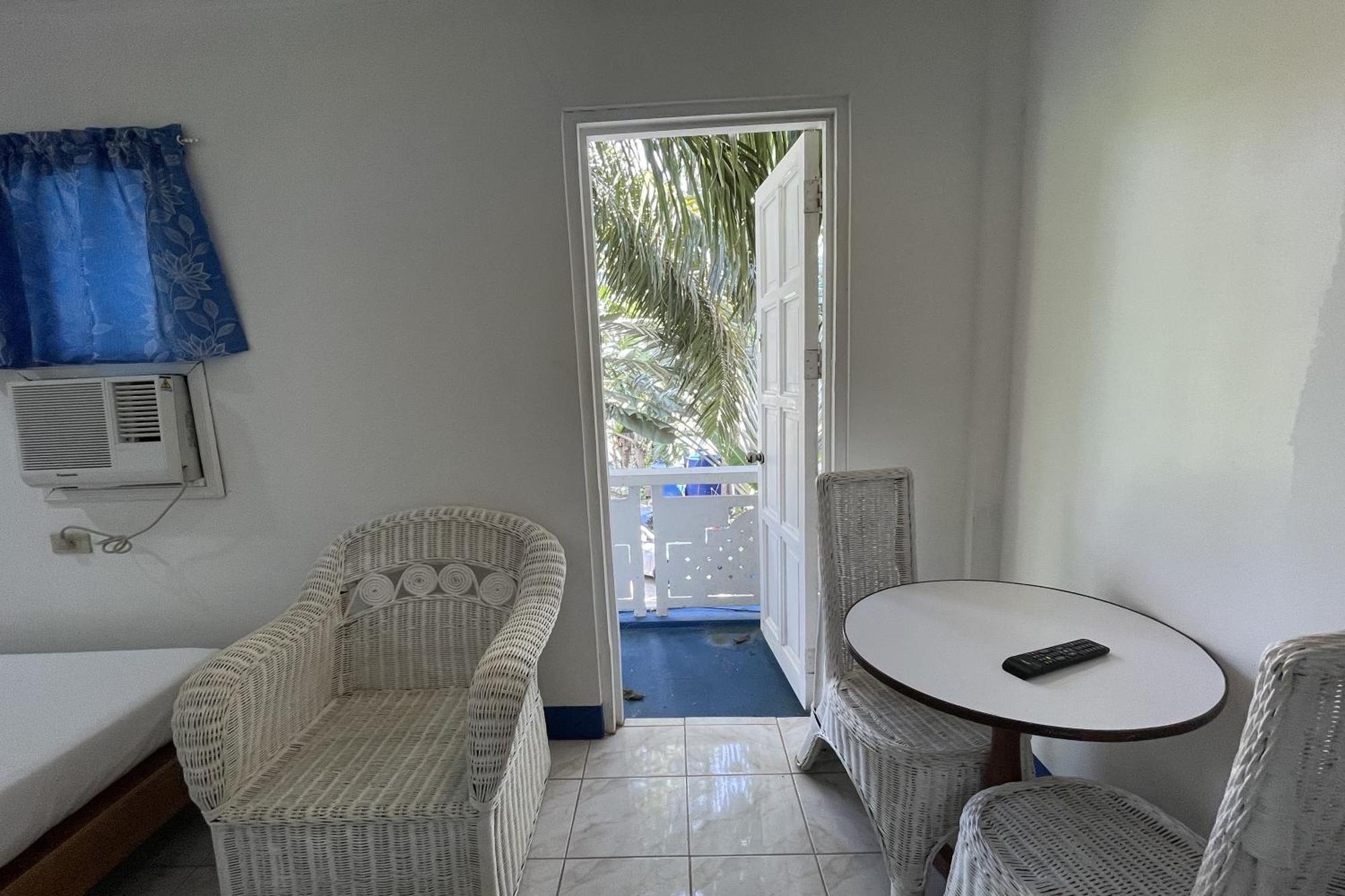 Casa De Praxides Tourist Inn Palawan Пуэрто-Принцеса Экстерьер фото