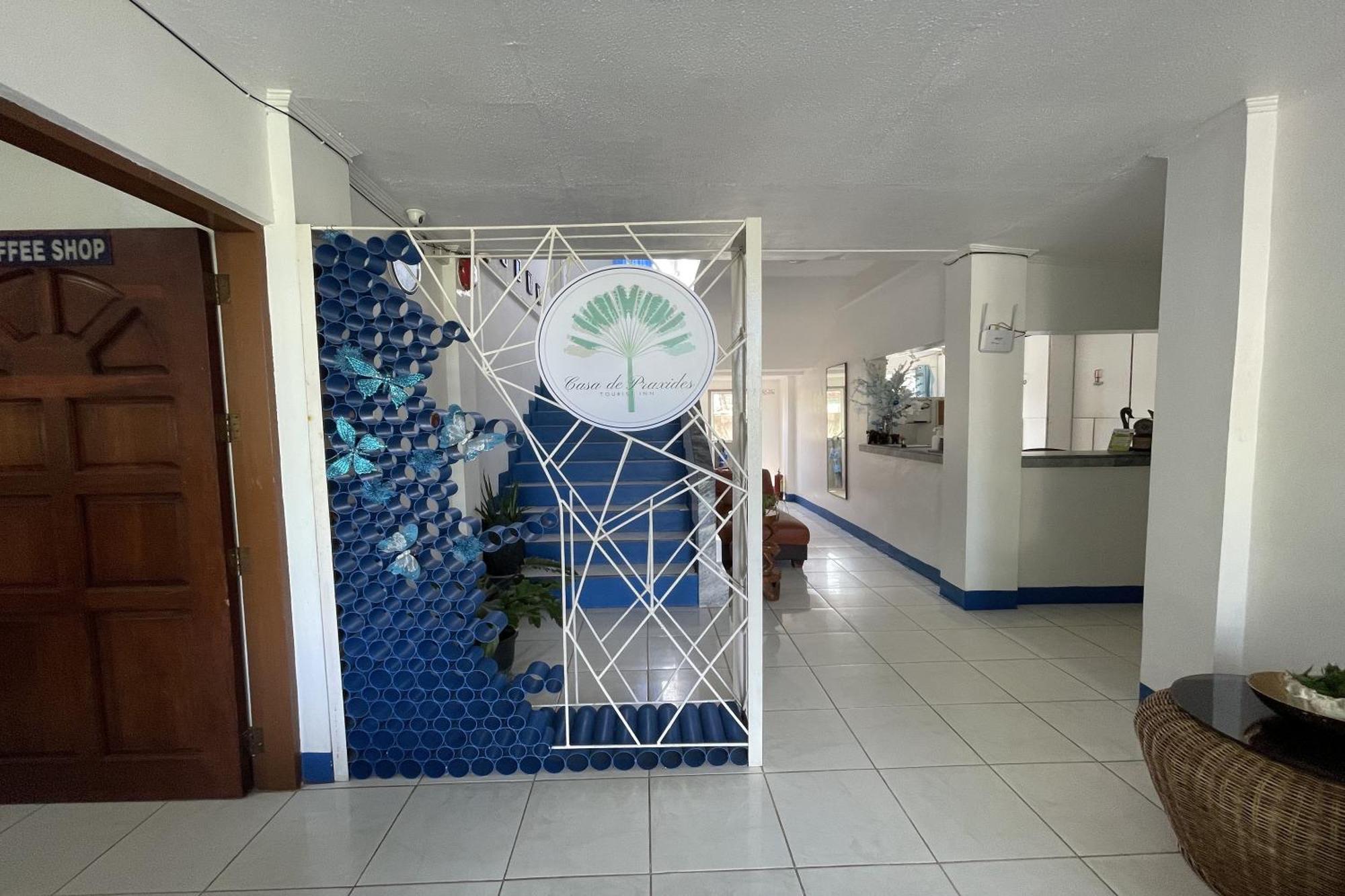 Casa De Praxides Tourist Inn Palawan Пуэрто-Принцеса Экстерьер фото