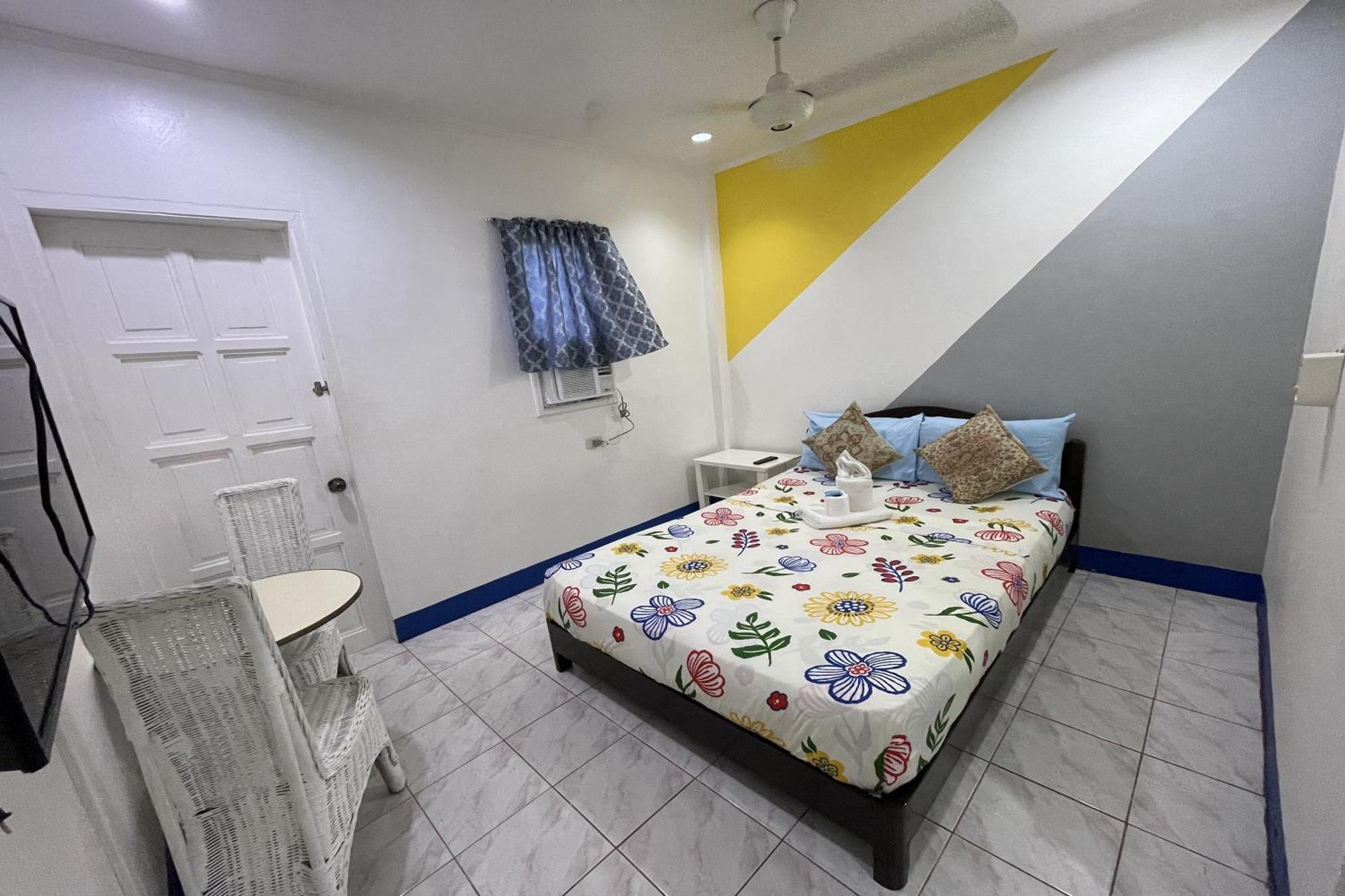 Casa De Praxides Tourist Inn Palawan Пуэрто-Принцеса Экстерьер фото